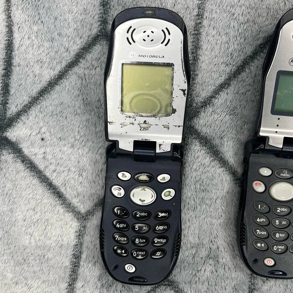 Motorola Nextel i60c & i90c Flip Phones UNTESTED S
